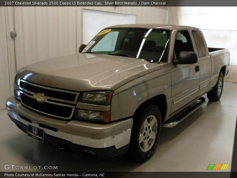 Silver Birch Metallic / Dark Charcoal 2007 Chevrolet Silverado 1500 Classic LS Extended Cab