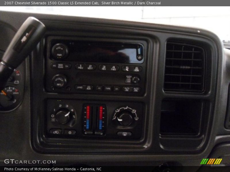 Silver Birch Metallic / Dark Charcoal 2007 Chevrolet Silverado 1500 Classic LS Extended Cab