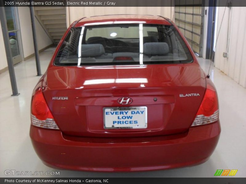 Electric Red Metallic / Gray 2005 Hyundai Elantra GLS Sedan