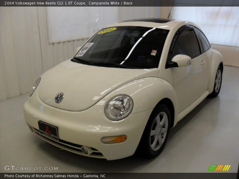 Campanella White / Black 2004 Volkswagen New Beetle GLS 1.8T Coupe