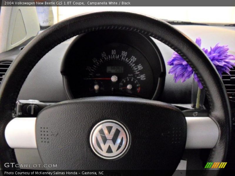 Campanella White / Black 2004 Volkswagen New Beetle GLS 1.8T Coupe