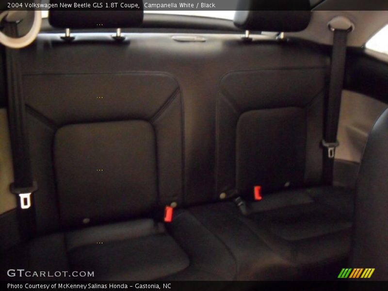 Campanella White / Black 2004 Volkswagen New Beetle GLS 1.8T Coupe