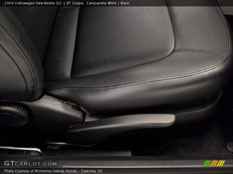 Campanella White / Black 2004 Volkswagen New Beetle GLS 1.8T Coupe