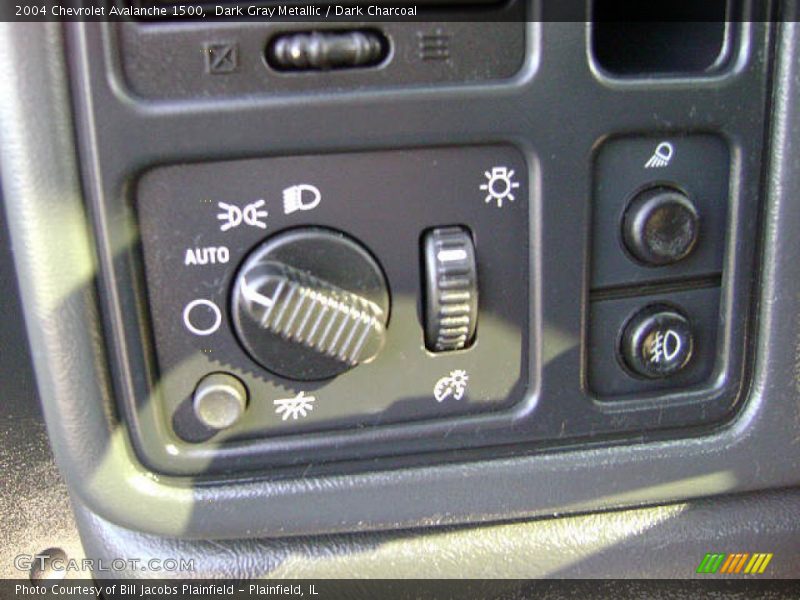 Dark Gray Metallic / Dark Charcoal 2004 Chevrolet Avalanche 1500