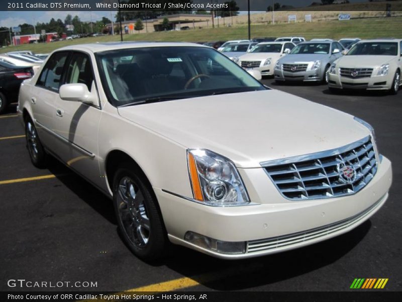 White Diamond Tricoat / Shale/Cocoa Accents 2011 Cadillac DTS Premium