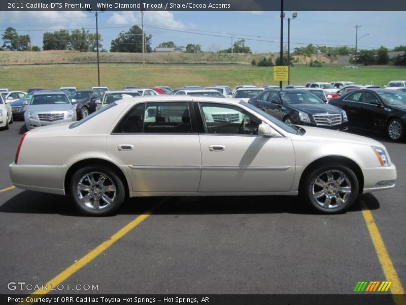 White Diamond Tricoat / Shale/Cocoa Accents 2011 Cadillac DTS Premium