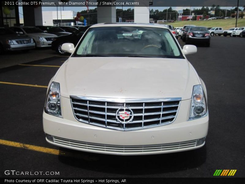 White Diamond Tricoat / Shale/Cocoa Accents 2011 Cadillac DTS Premium