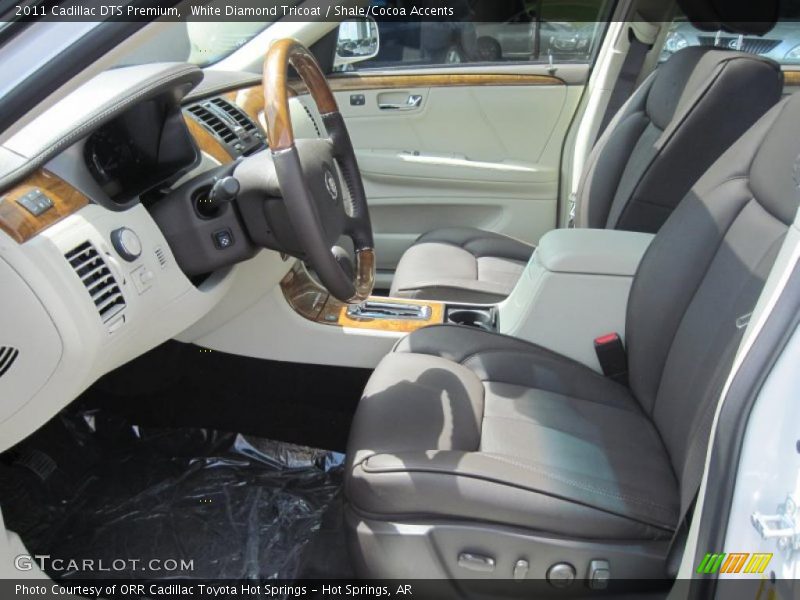White Diamond Tricoat / Shale/Cocoa Accents 2011 Cadillac DTS Premium