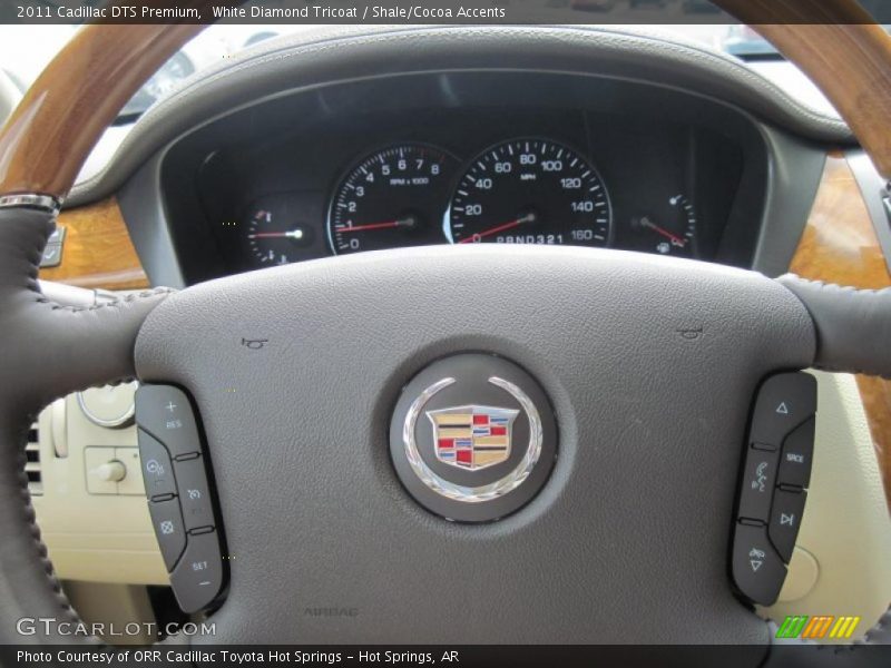 White Diamond Tricoat / Shale/Cocoa Accents 2011 Cadillac DTS Premium