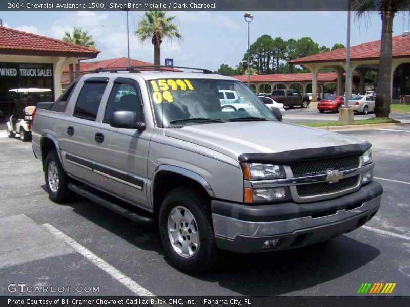 Silver Birch Metallic / Dark Charcoal 2004 Chevrolet Avalanche 1500