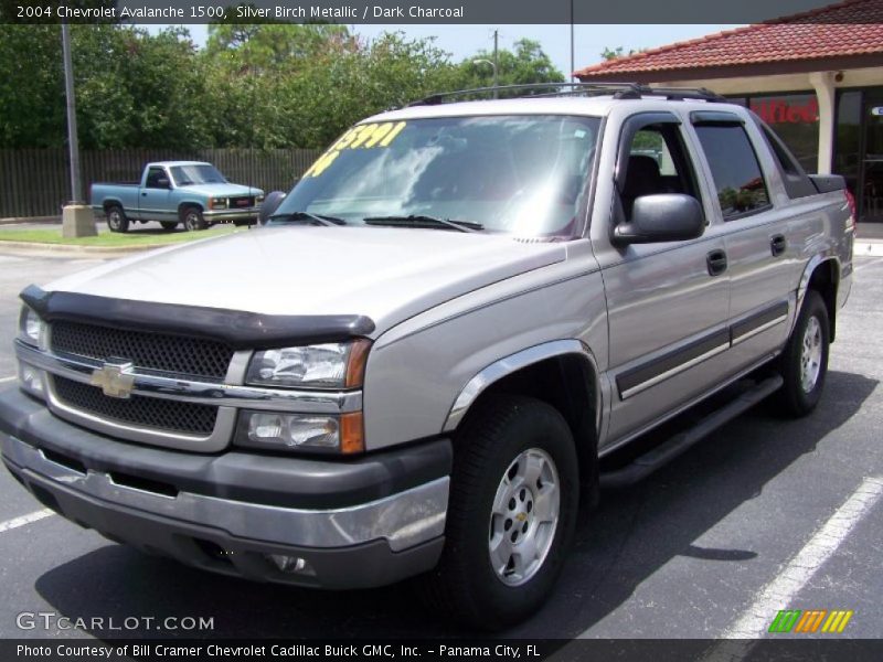 Silver Birch Metallic / Dark Charcoal 2004 Chevrolet Avalanche 1500
