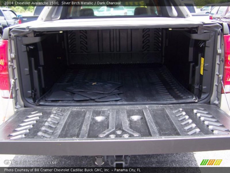 Silver Birch Metallic / Dark Charcoal 2004 Chevrolet Avalanche 1500