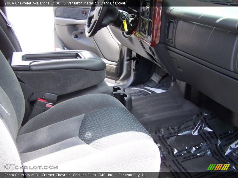 Silver Birch Metallic / Dark Charcoal 2004 Chevrolet Avalanche 1500