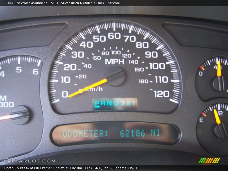 Silver Birch Metallic / Dark Charcoal 2004 Chevrolet Avalanche 1500