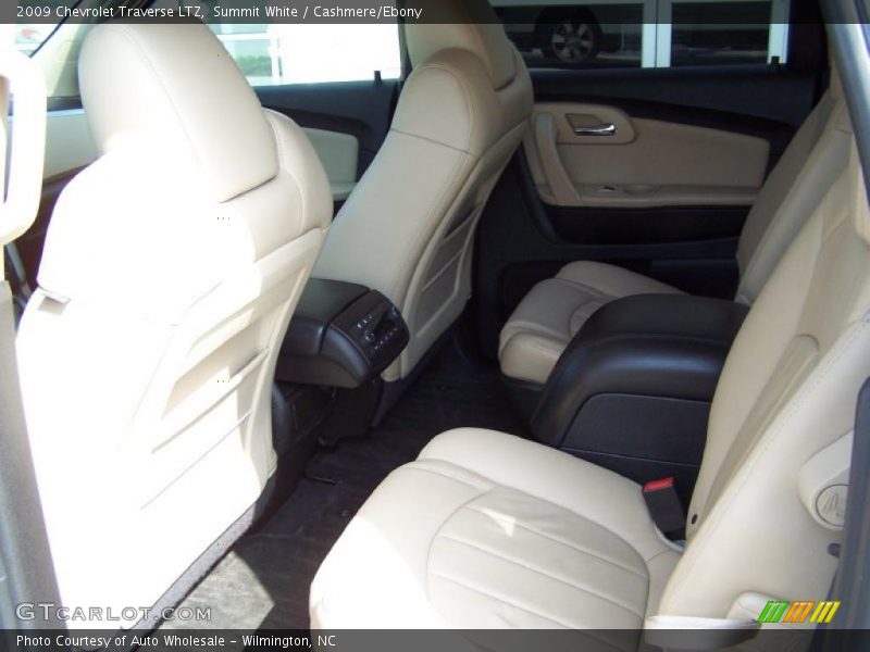 Summit White / Cashmere/Ebony 2009 Chevrolet Traverse LTZ