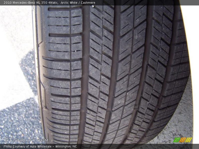 Arctic White / Cashmere 2010 Mercedes-Benz ML 350 4Matic
