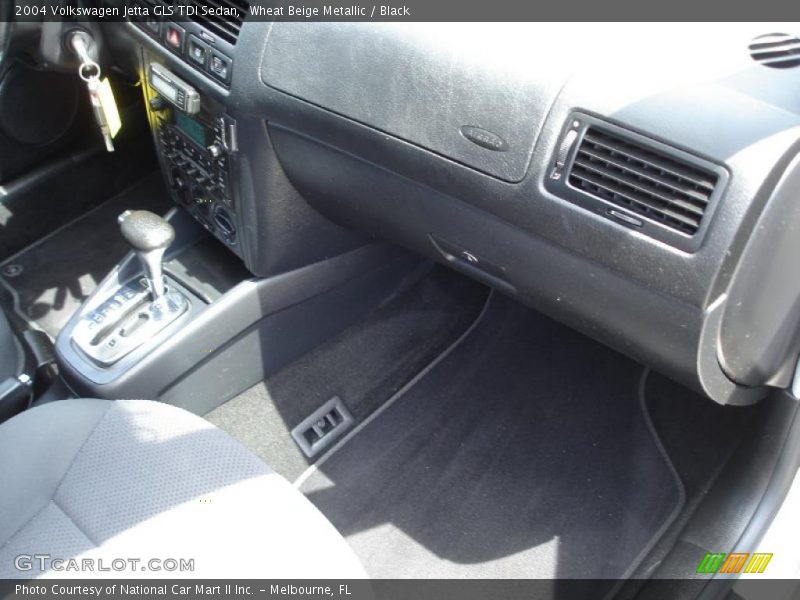 Wheat Beige Metallic / Black 2004 Volkswagen Jetta GLS TDI Sedan