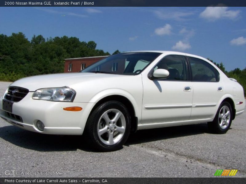Icelandic Pearl / Blond 2000 Nissan Maxima GLE