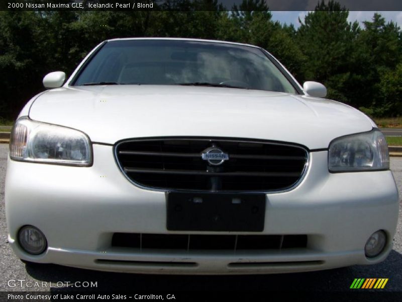 Icelandic Pearl / Blond 2000 Nissan Maxima GLE
