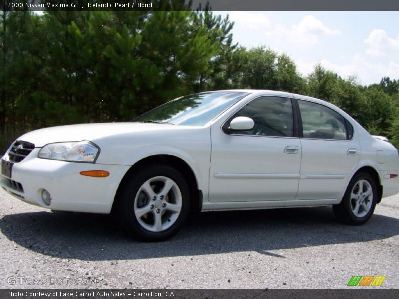 Icelandic Pearl / Blond 2000 Nissan Maxima GLE