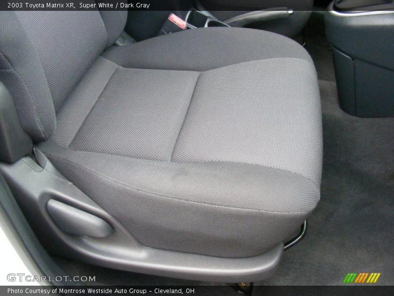 Super White / Dark Gray 2003 Toyota Matrix XR