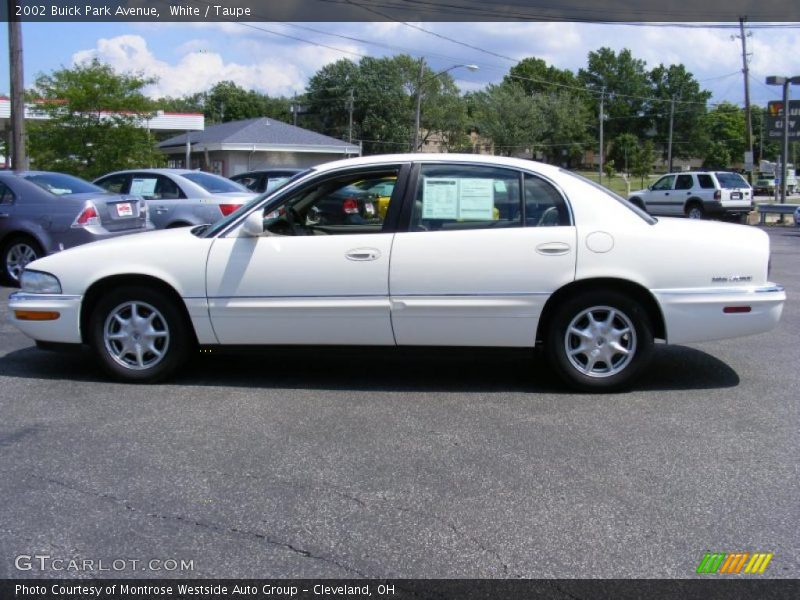 White / Taupe 2002 Buick Park Avenue