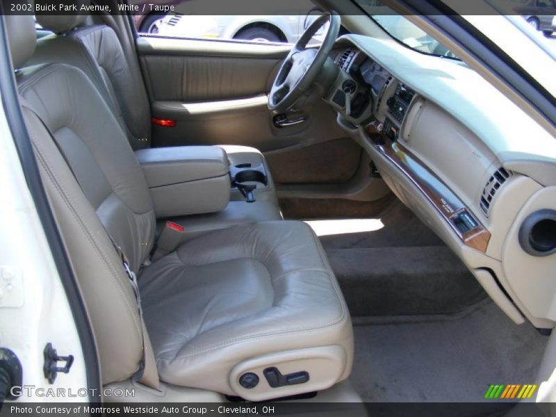 White / Taupe 2002 Buick Park Avenue