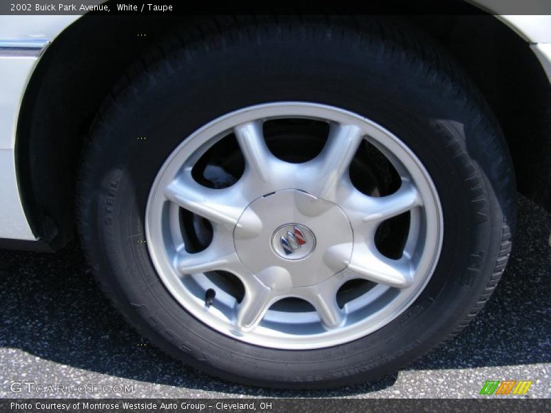 White / Taupe 2002 Buick Park Avenue