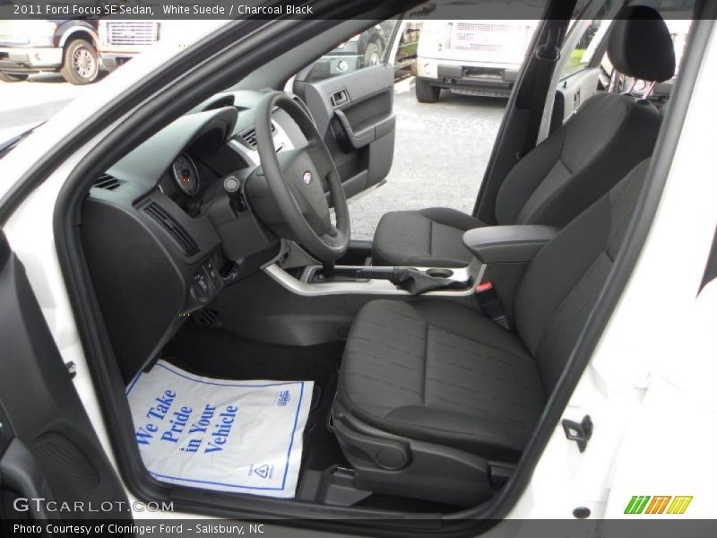 White Suede / Charcoal Black 2011 Ford Focus SE Sedan