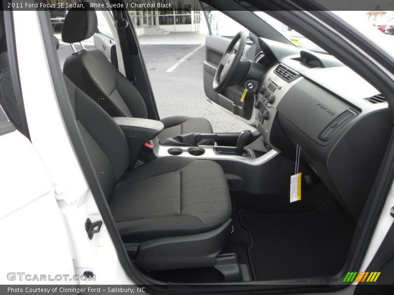 White Suede / Charcoal Black 2011 Ford Focus SE Sedan