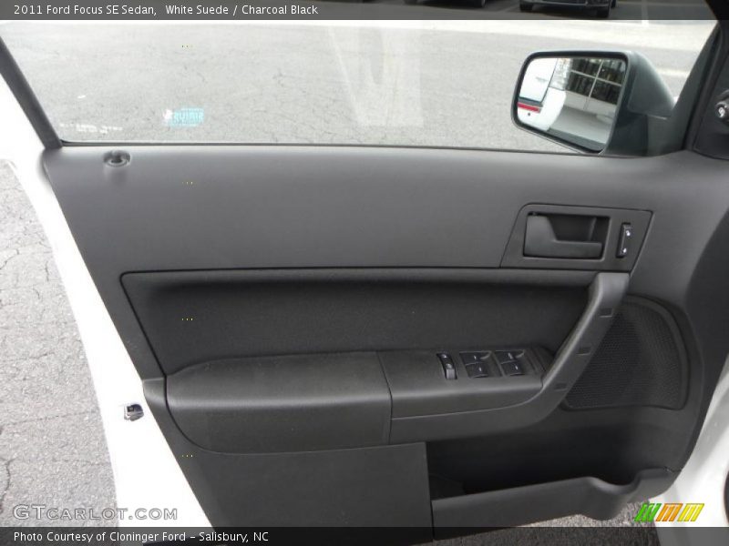 White Suede / Charcoal Black 2011 Ford Focus SE Sedan