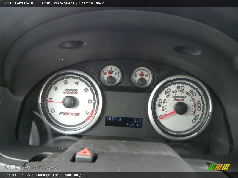 White Suede / Charcoal Black 2011 Ford Focus SE Sedan