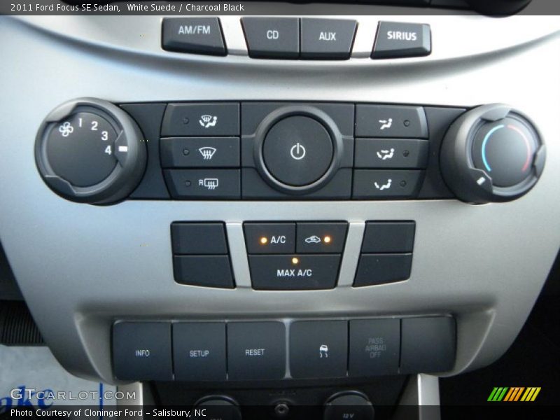 White Suede / Charcoal Black 2011 Ford Focus SE Sedan