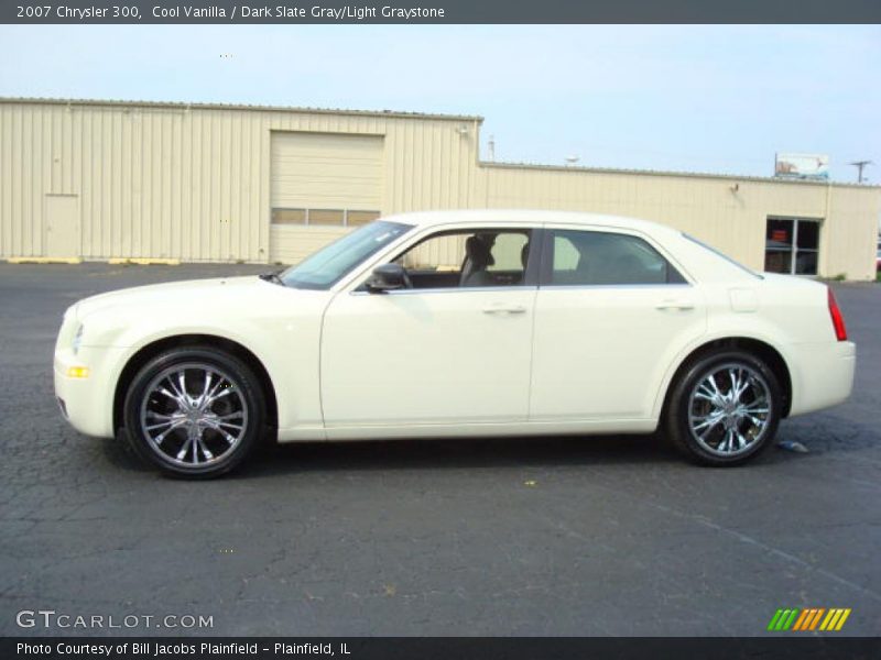 Cool Vanilla / Dark Slate Gray/Light Graystone 2007 Chrysler 300