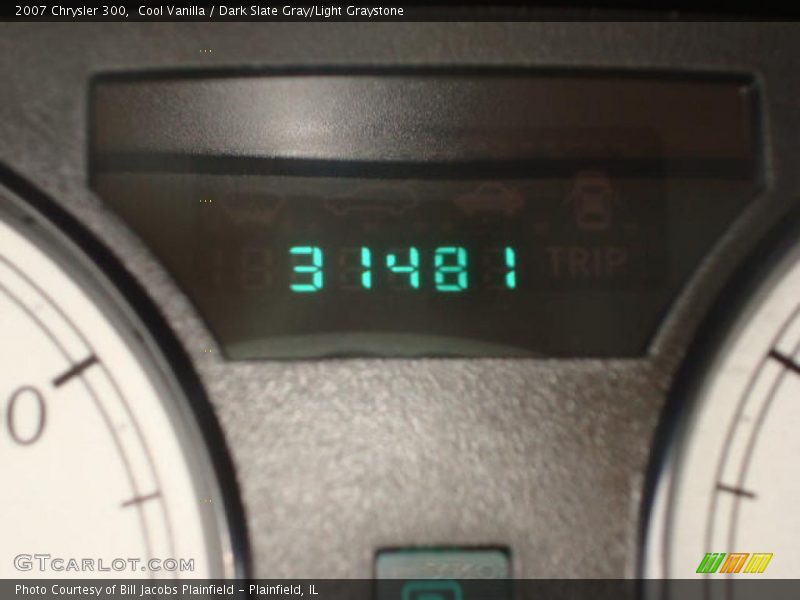 Cool Vanilla / Dark Slate Gray/Light Graystone 2007 Chrysler 300