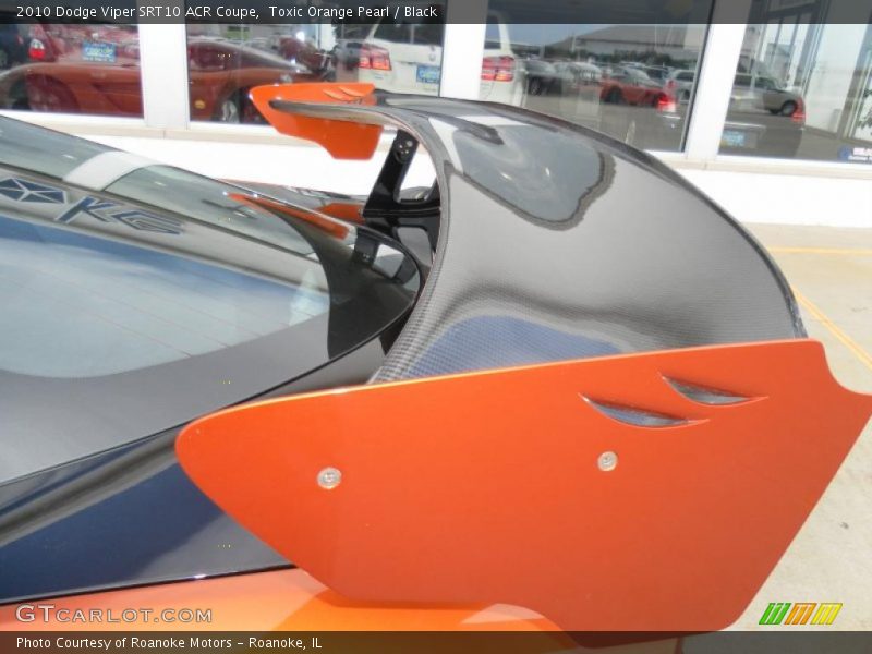 Toxic Orange Pearl / Black 2010 Dodge Viper SRT10 ACR Coupe