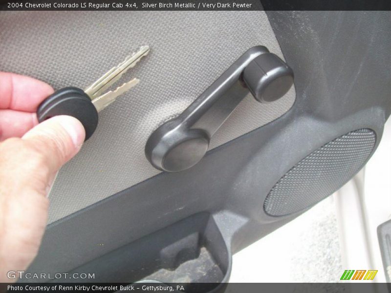 Silver Birch Metallic / Very Dark Pewter 2004 Chevrolet Colorado LS Regular Cab 4x4