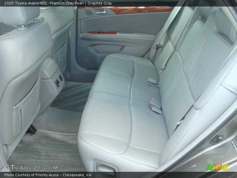 Phantom Gray Pearl / Graphite Gray 2005 Toyota Avalon XLS