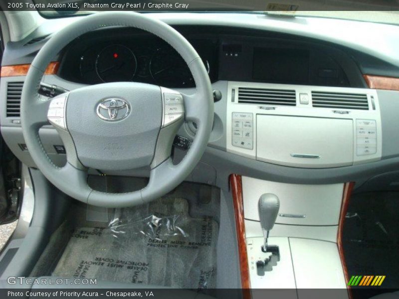 Phantom Gray Pearl / Graphite Gray 2005 Toyota Avalon XLS