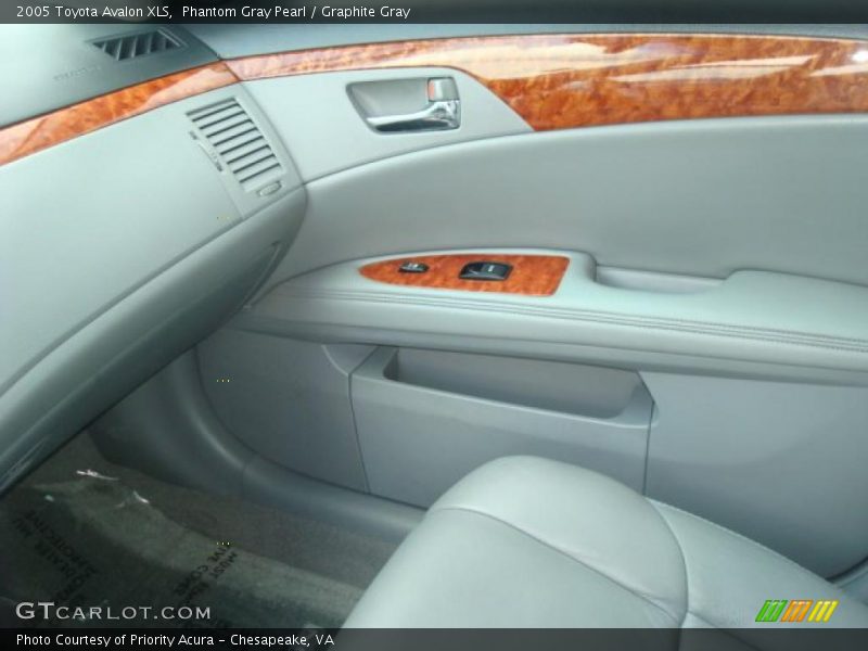 Phantom Gray Pearl / Graphite Gray 2005 Toyota Avalon XLS