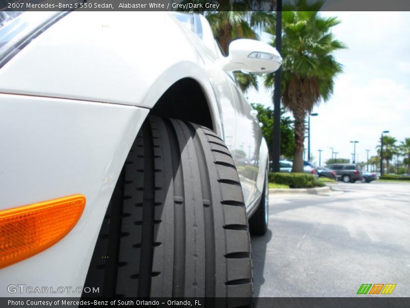 Alabaster White / Grey/Dark Grey 2007 Mercedes-Benz S 550 Sedan