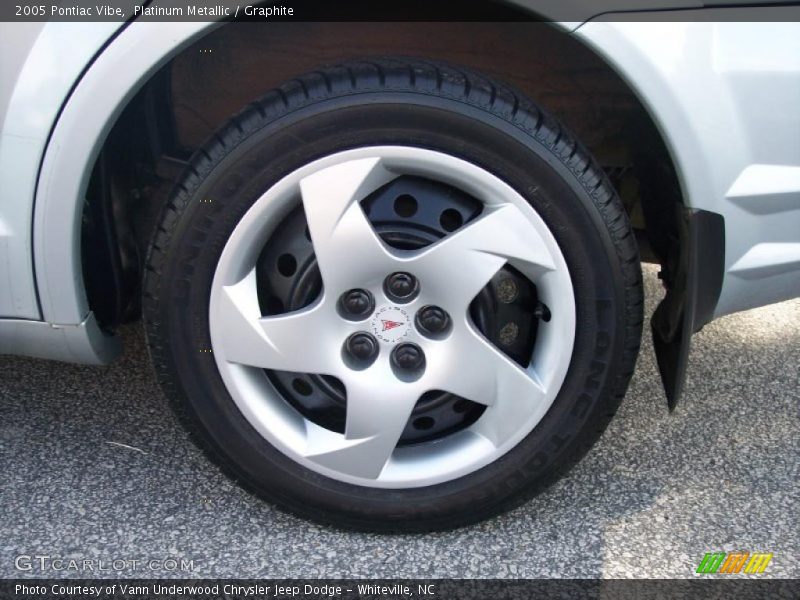 Platinum Metallic / Graphite 2005 Pontiac Vibe