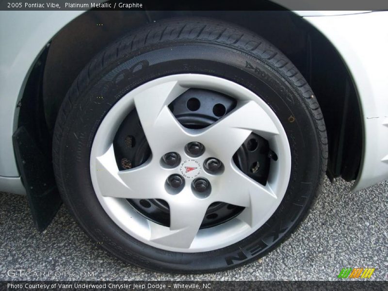 Platinum Metallic / Graphite 2005 Pontiac Vibe