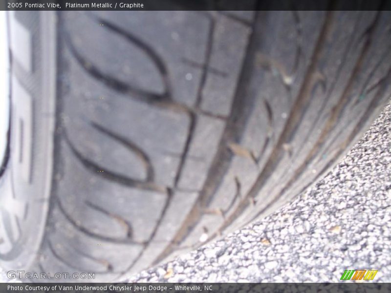 Platinum Metallic / Graphite 2005 Pontiac Vibe