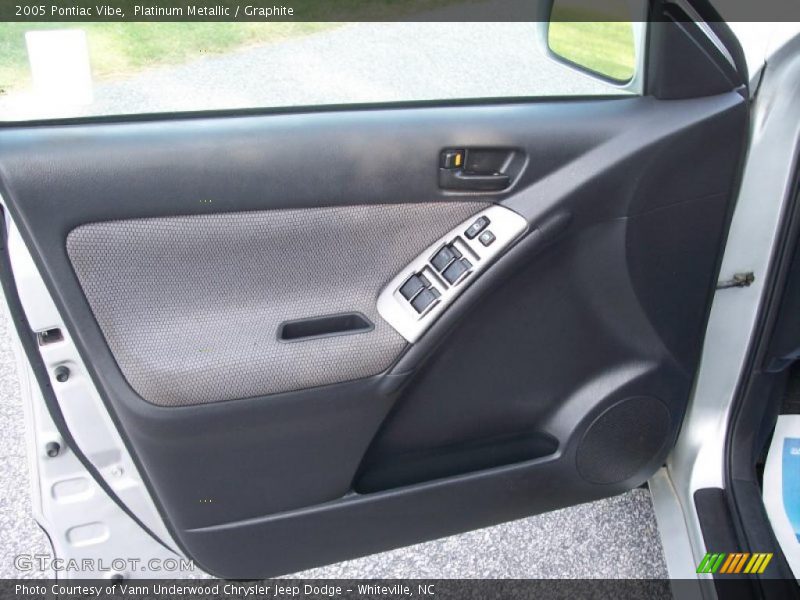 Platinum Metallic / Graphite 2005 Pontiac Vibe
