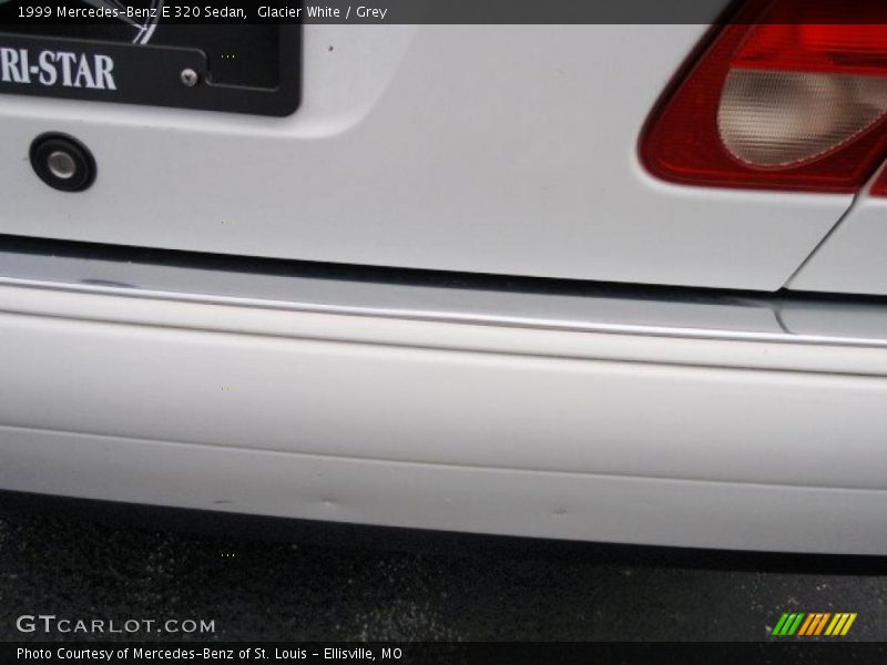 Glacier White / Grey 1999 Mercedes-Benz E 320 Sedan