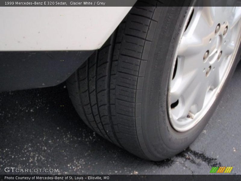 Glacier White / Grey 1999 Mercedes-Benz E 320 Sedan