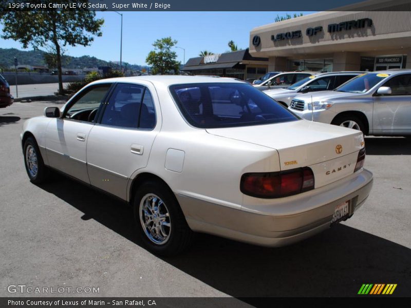 Super White / Beige 1996 Toyota Camry LE V6 Sedan