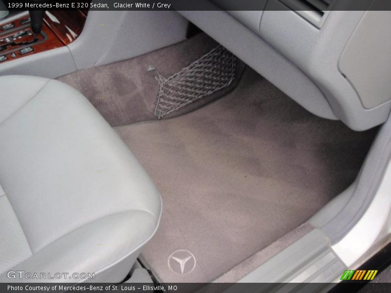Glacier White / Grey 1999 Mercedes-Benz E 320 Sedan
