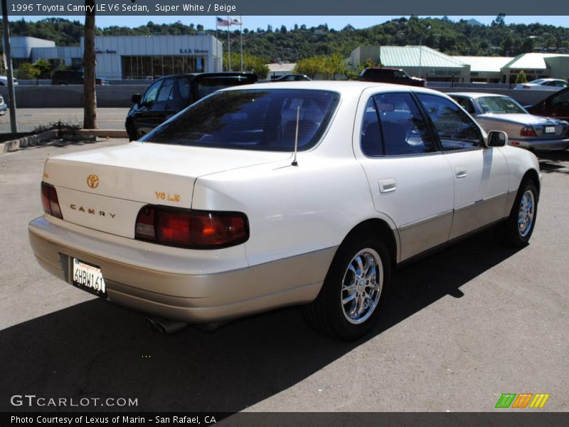 Super White / Beige 1996 Toyota Camry LE V6 Sedan